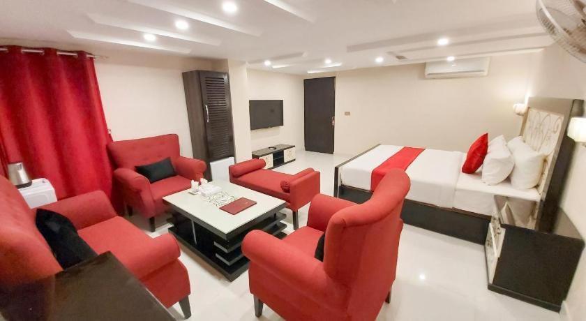 Hotel Mairona Gulberg Lahore Extérieur photo