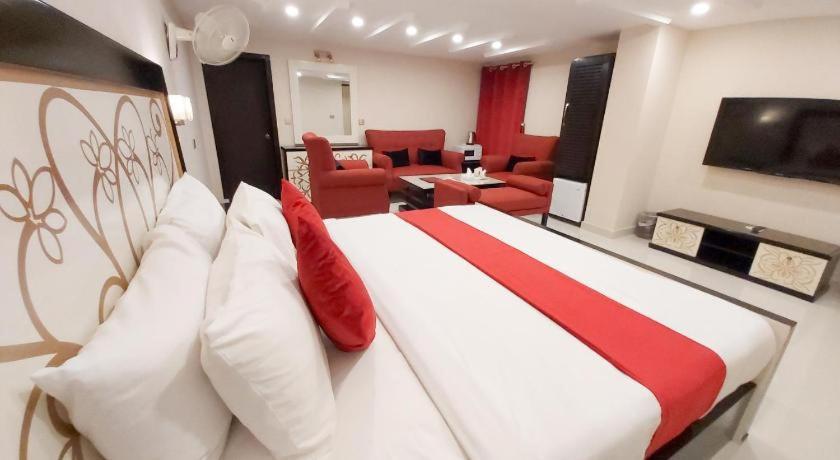 Hotel Mairona Gulberg Lahore Extérieur photo